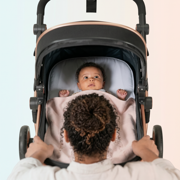 Face à vous dès la naissance